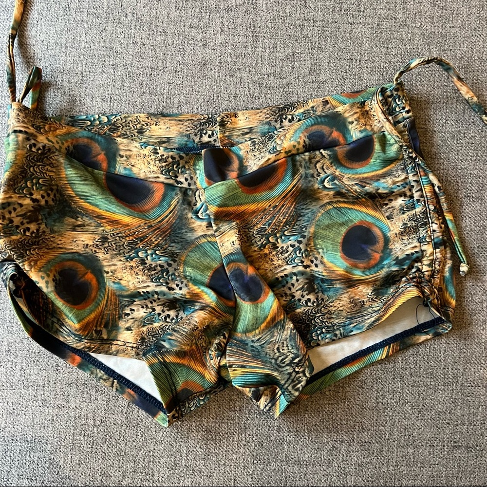 onzie hot yoga short - peacock